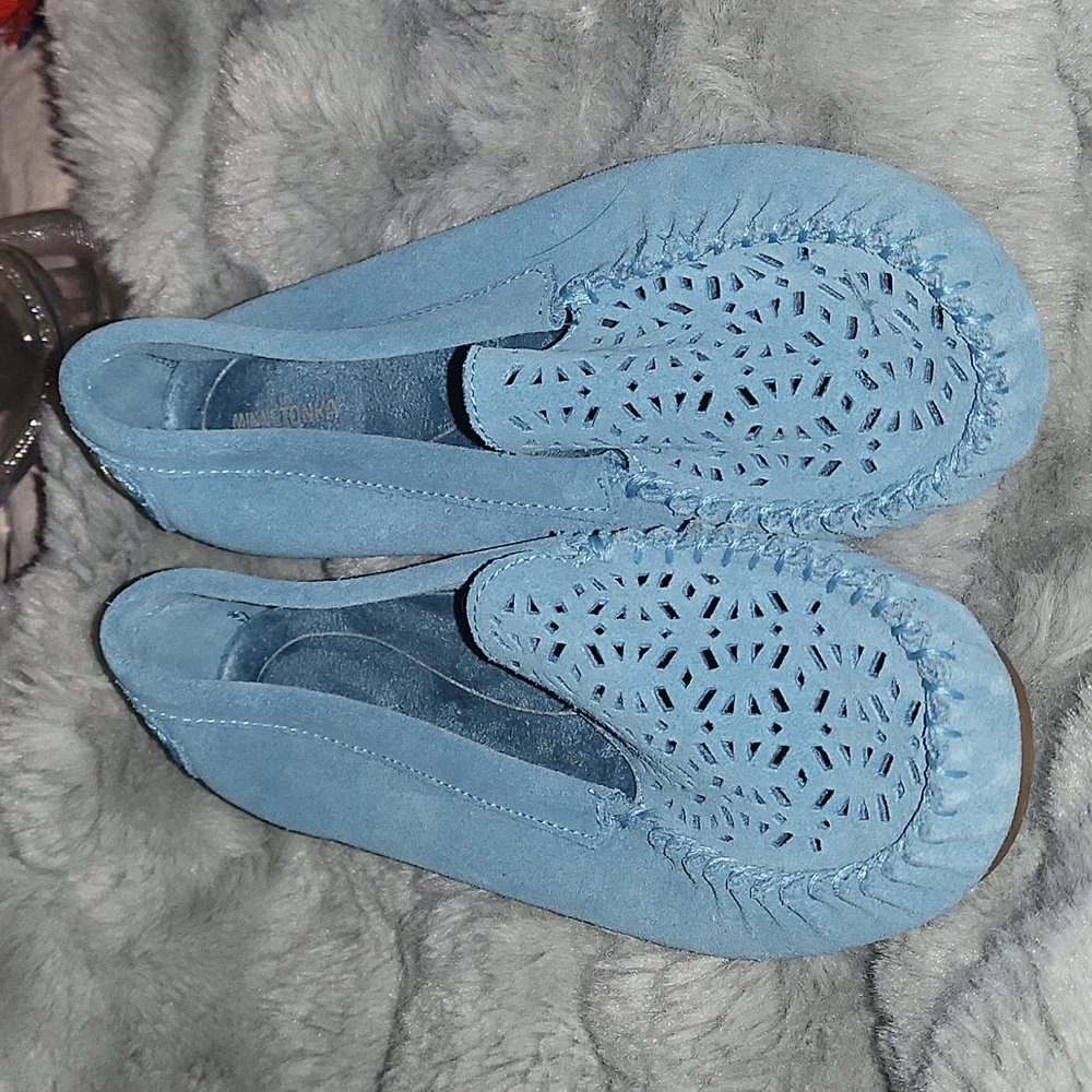 Minnetonka Size 9 Blue Leather Moccasin Loafers